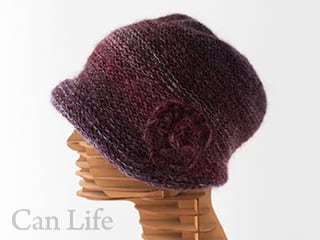 冬用帽子 脱毛ケア帽子／花飾り付き ふんわりニット帽子　ワイン