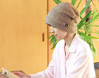 医療用帽子・抗がん剤帽子、冬用もふもふワッチ帽子(裏地付き)